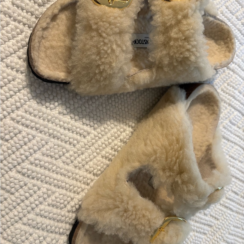 Birkenstock Cream Fleece Lined Sandals NWOT - Picture 3 of 5